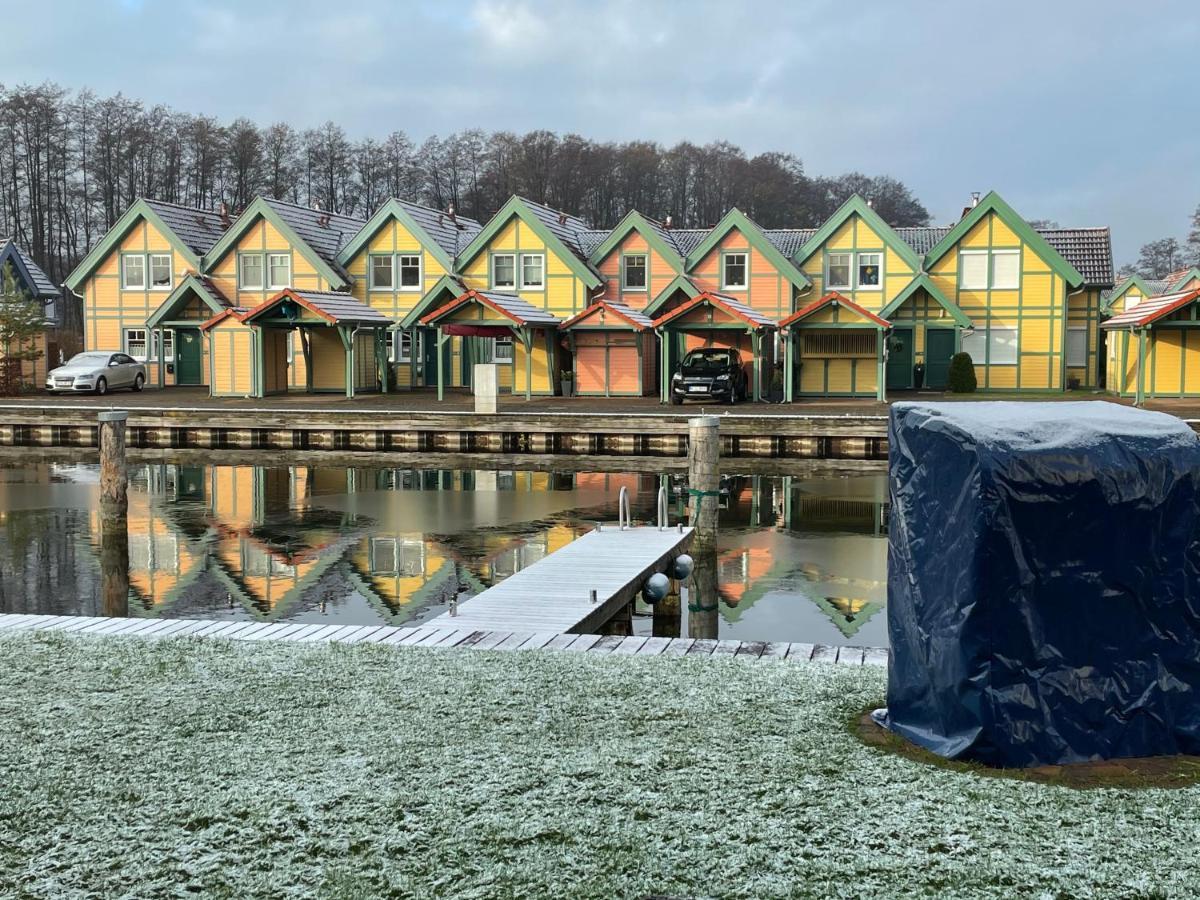 Ferienhaus Mit Bootssteg Am See In Rheinsberg Exterior photo